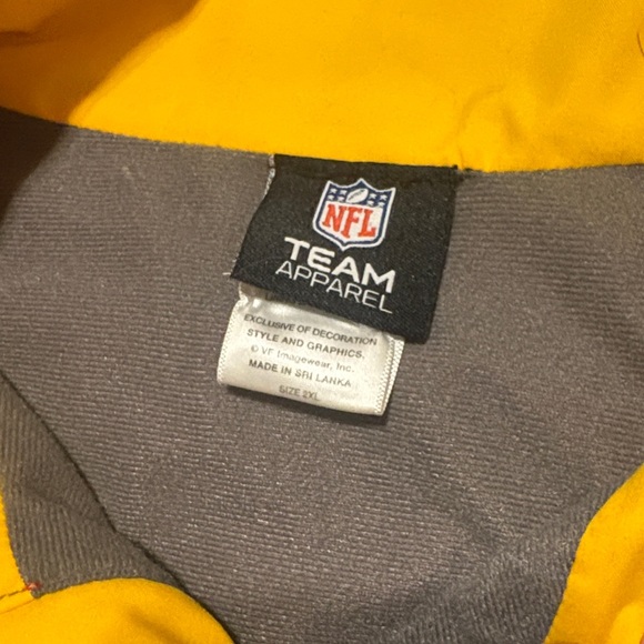 Red and Yellow Chiefs NFL Men's Jacket - Picture 2 of 3